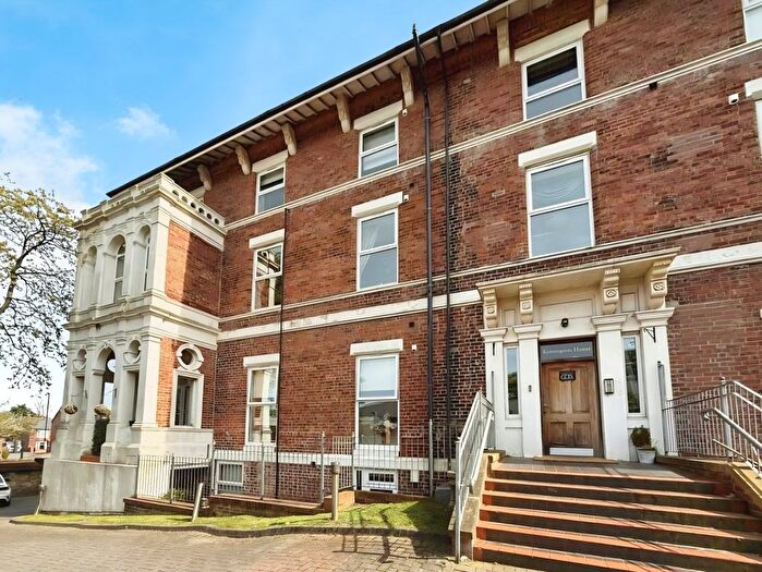2 Bedroom Flat To Rent In The Cedars, Sunderland, Tyne And Wear, SR2