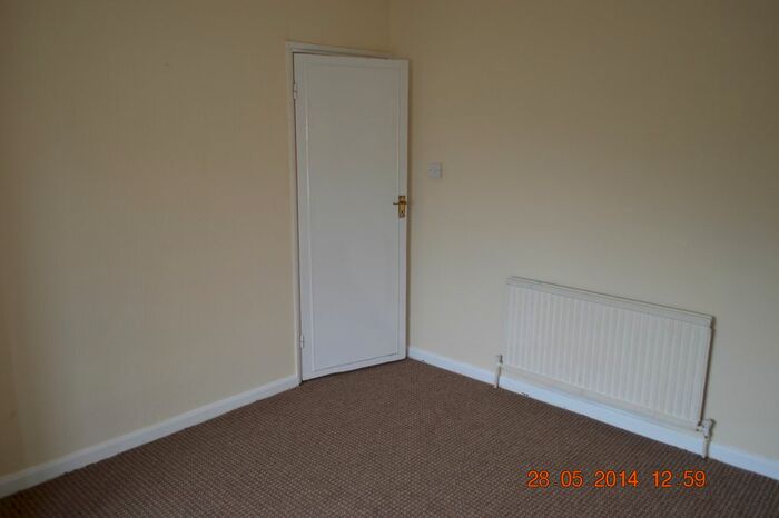 2 Bedroom Flat To Rent In Connaught Road, Ilford, Essex, IG1