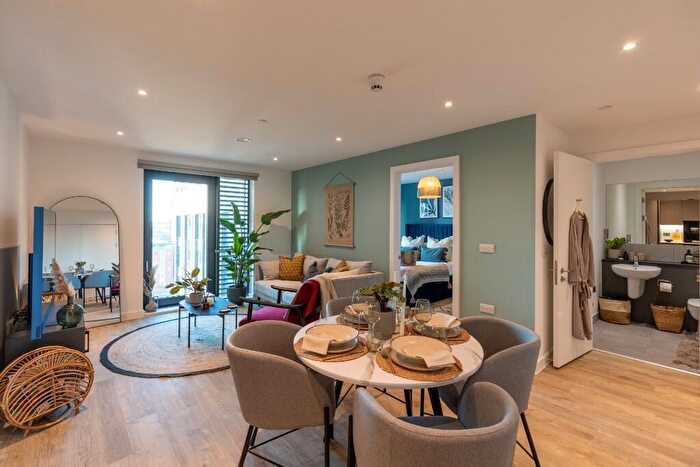 2 Bedroom Flat To Rent In Flat, Pall Mall, Liverpool, Merseyside, L3