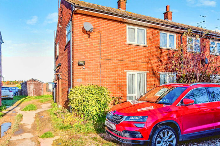 2 Bedroom Semi-Detached House For Sale In Jekils Bank, Holbeach St. Johns, Spalding, PE12