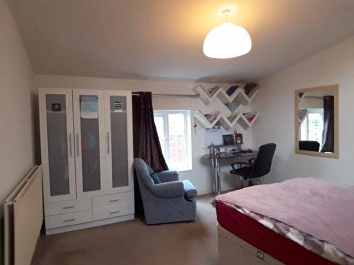 4 Bedroom Semi Detached House To Rent In Margaret Street, Birmingham, West Midlands, B17