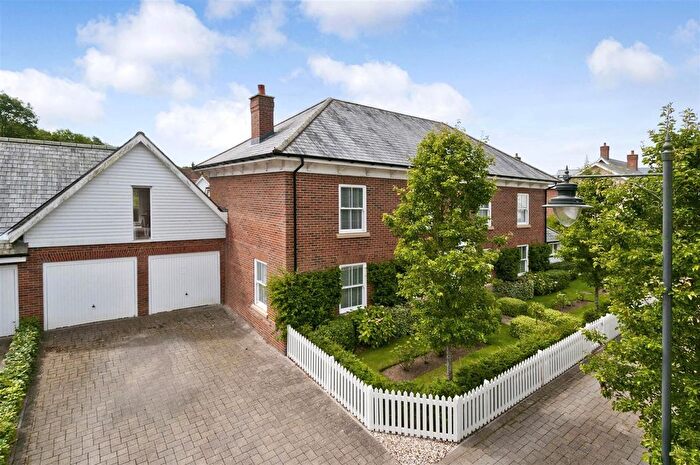 5 Bedroom Detached House For Sale In Shoesmith Lane, Kings Hill, ME19