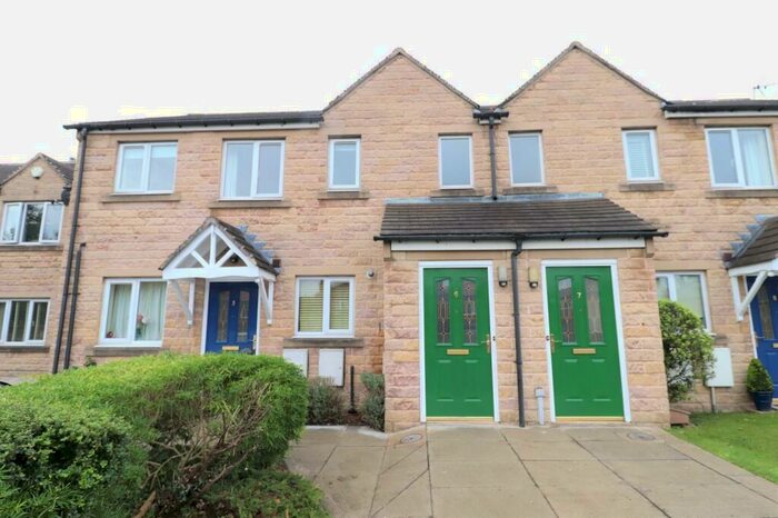 2 Bedroom Flat To Rent In Clifton Mews, Pudsey, West Yorkshire, Uk, LS28