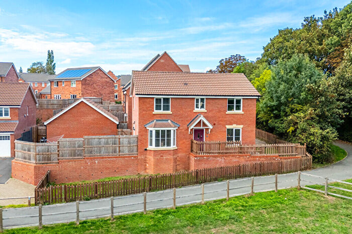 4 Bedroom Detached House For Sale In Swallow Drive, Raunds, NN9