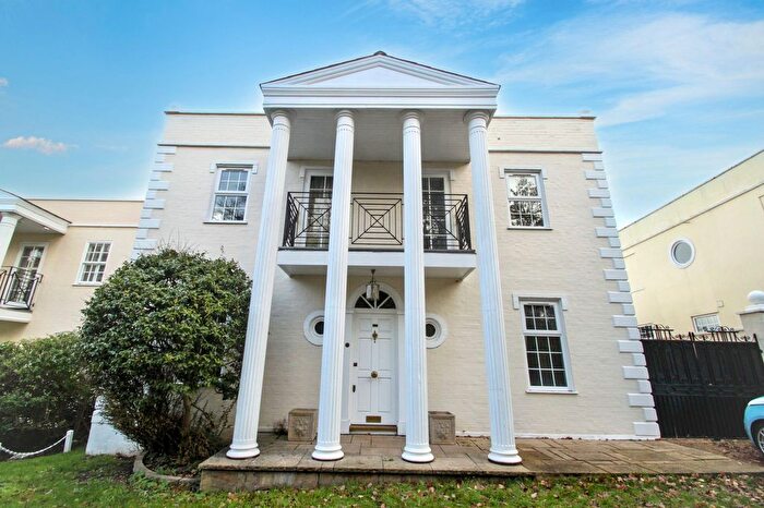 4 Bedroom Detached House For Sale In Sunset Avenue, Woodford Green, IG8