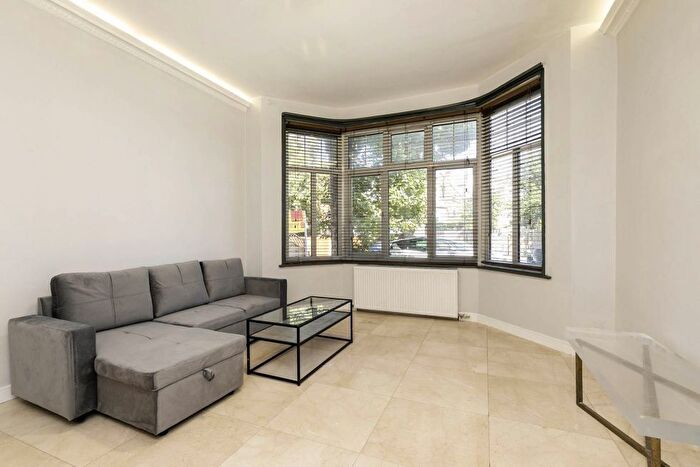 1 Bedroom Flat To Rent In Staverton Road, Willesden Green, NW2