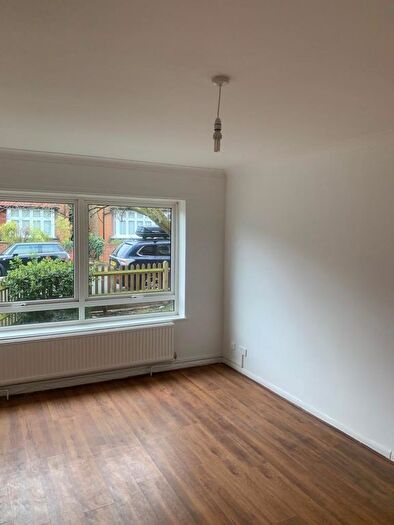 2 Bedroom Flat To Rent In Bond Road, Tolworth, KT6