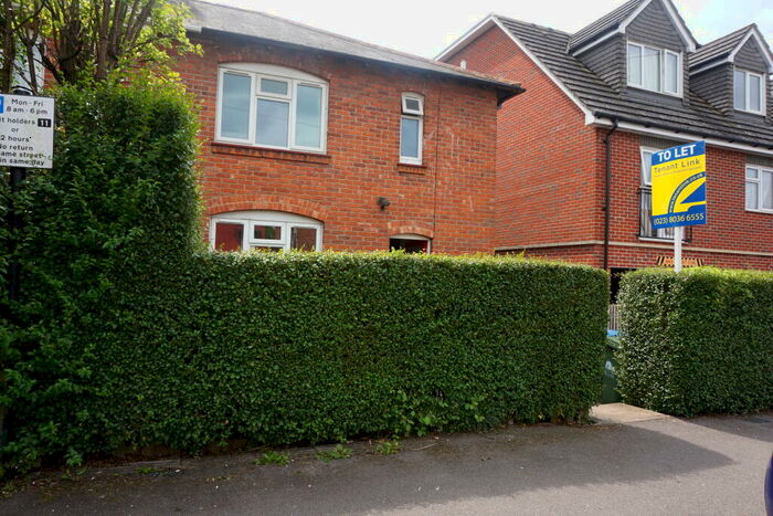 4 Bedroom House To Rent In Harefield Road, SO17