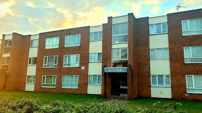 2 Bedroom Apartment To Rent In Upton Court, Erdington, B23
