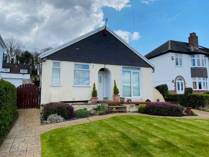 2 Bedroom Detached Bungalow For Sale In Usk Drive, Gilwern, NP7