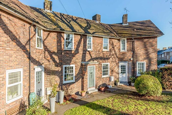 3 Bedroom Property To Rent In Dover House Road, Putney, SW15