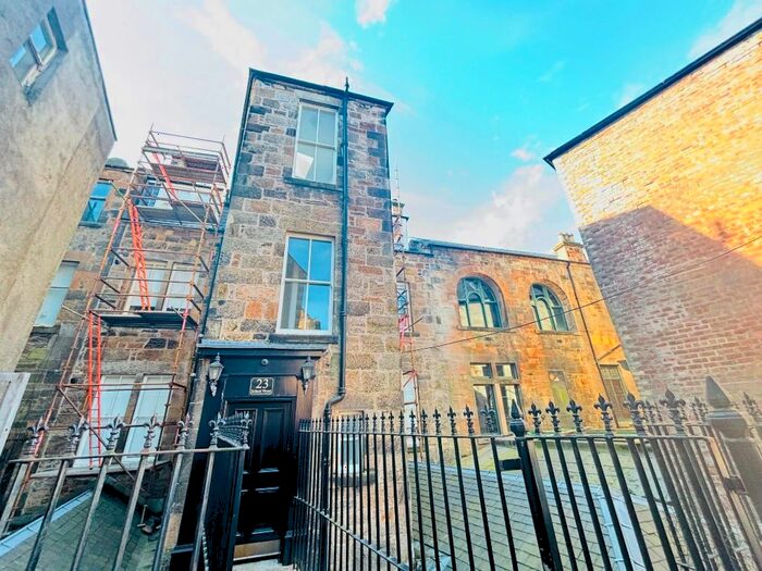 2 Bedroom Flat To Rent In School Wynd, Paisley, Renfrewshire, PA1