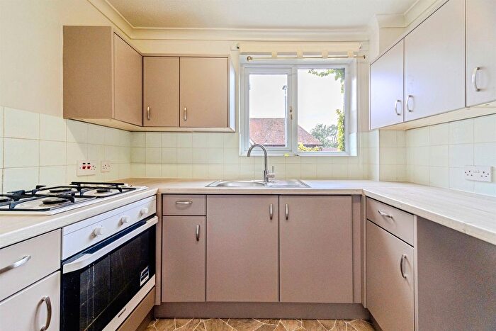 2 Bedroom Flat For Sale In Maple Croft, Moortown, Leeds, LS17
