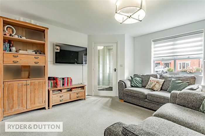 3 Bedroom Semi-detached House For Sale In Ginnell Farm Avenue, Burnedge, Rochdale, Greater Manchester, OL16