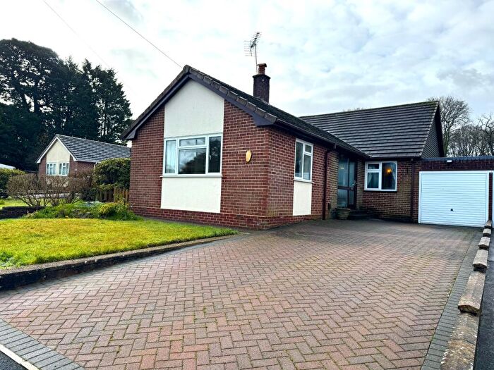 4 Bedroom Chalet For Sale In Tudor Gardens, Hedge End, Southampton, SO30