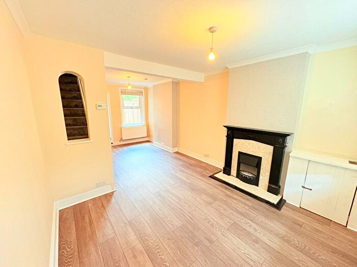 3 Bedroom Semi-Detached House To Rent In Granville Road, Colchester, Essex, CO1