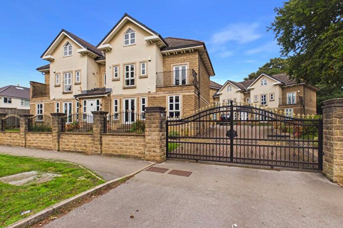 2 Bedroom Apartment For Sale In Ring Road, Seacroft, Leeds, LS14