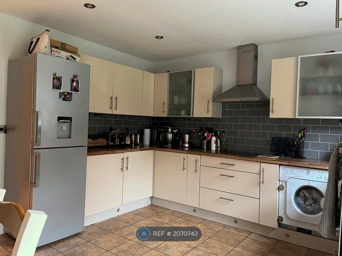 3 Bedroom Terraced House To Rent In Clark Spring Court, Morley, Leeds, LS27