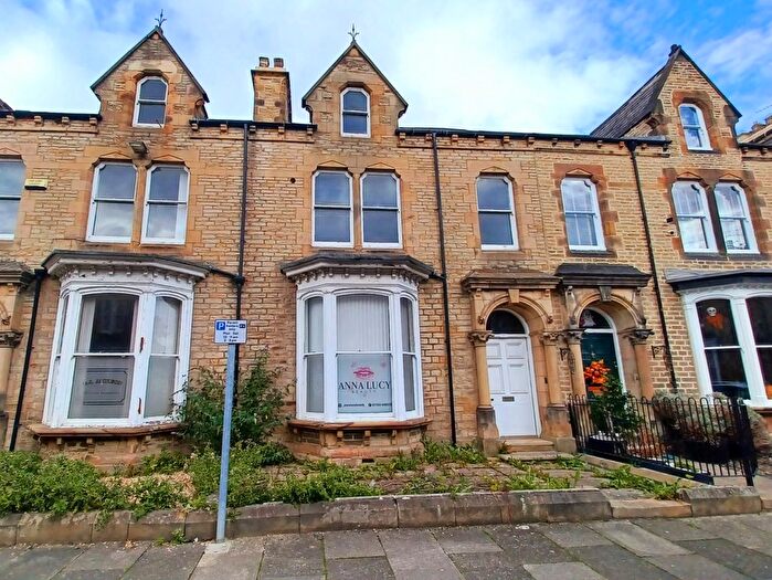 5 Bedroom Town House For Sale In Victoria Avenue, Bishop Auckland, County Durham, DL14