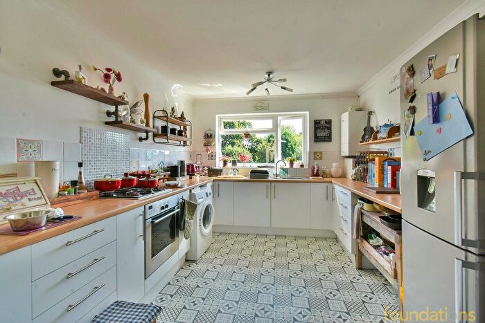 3 Bedroom Flat For Sale In Cowdray Park Road, Little Common, East Sussex, TN39