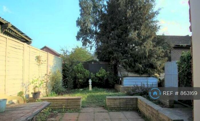 2 Bedroom End Of Terrace House To Rent In Essex Hall Road, Colchester, CO1
