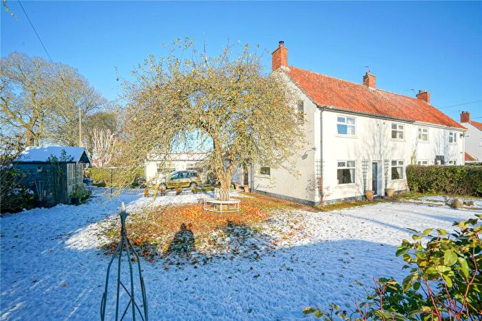 3 Bedroom Semi-Detached House For Sale In Beacon Square, Clifton, Maltby, Rotherham, S66