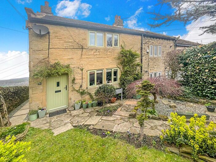 3 Bedroom Cottage For Sale In Haigh House Hill, Lindley, HD3
