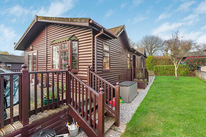 2 Bedroom Lodge For Sale In The Thatches, Modbury, PL21