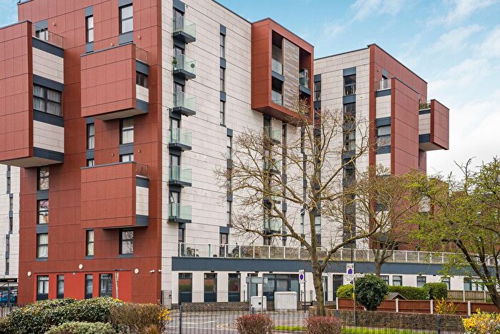 2 Bedroom Flat For Sale In Victoria Avenue, Southend-On-Sea, SS2