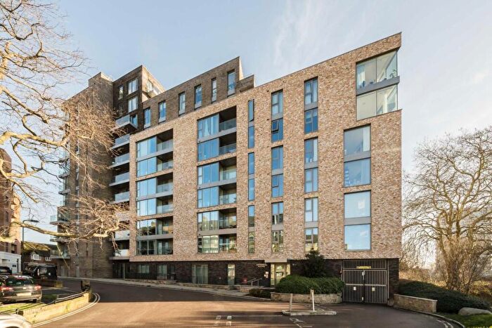 1 Bedroom Flat To Rent In Newnton Close, London, N4