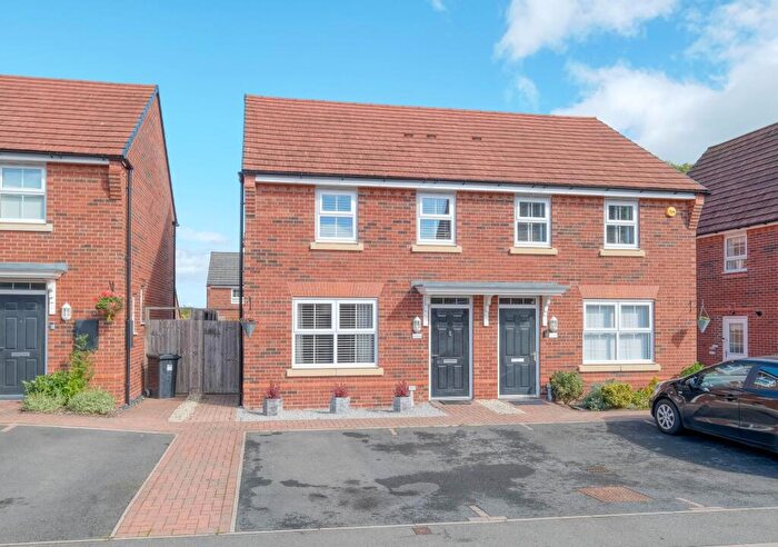 3 Bedroom Semi-Detached House For Sale In Edgefield Close, Redditch, B98