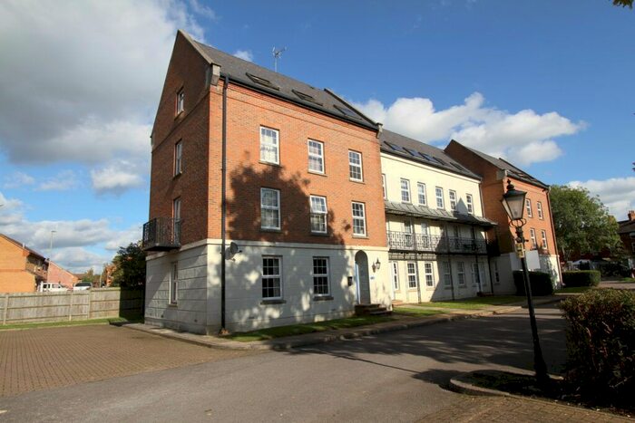 1 Bedroom Flat To Rent In Victoria Place, Banbury, Oxon, OX16