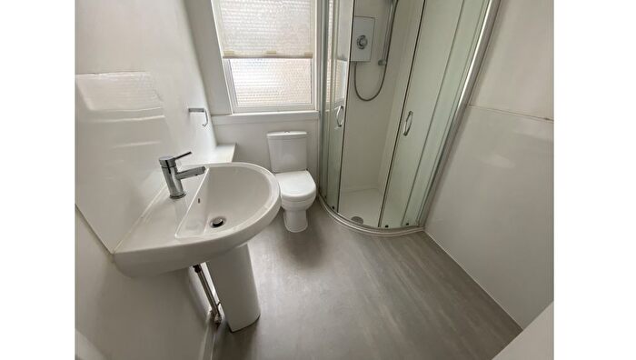 1 Bedroom Flat For Sale In Flat, Kingswood Road, Chiswick, London, W4
