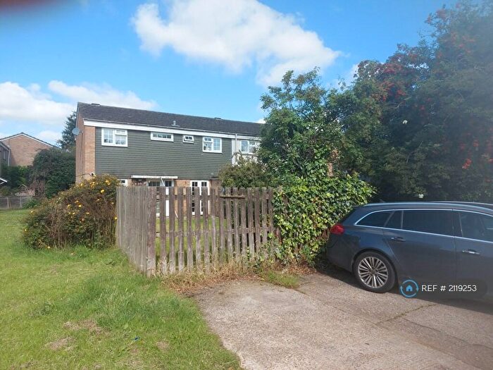 4 Bedroom Semi-Detached House To Rent In Ripon Road, Stevenage, SG1