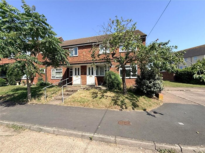 1 Bedroom Maisonette For Sale In Berkeley Close, Ware, Hertfordshire, SG12