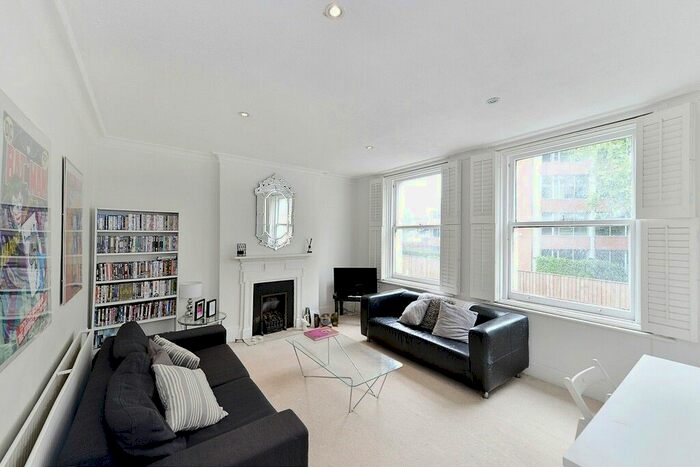 3 Bedroom Flat To Rent In New Kings Road, Fulham, SW6