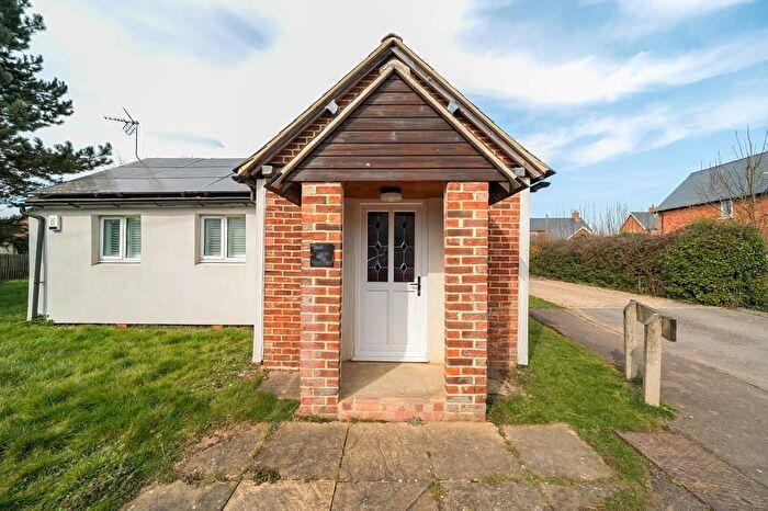 1 Bedroom Detached Bungalow For Sale In Steeple Claydon, Buckinghamshire, MK18