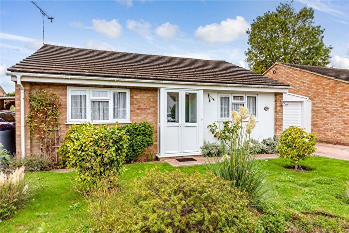 2 Bedroom Detached House For Sale In Chertsey, Surrey, KT16