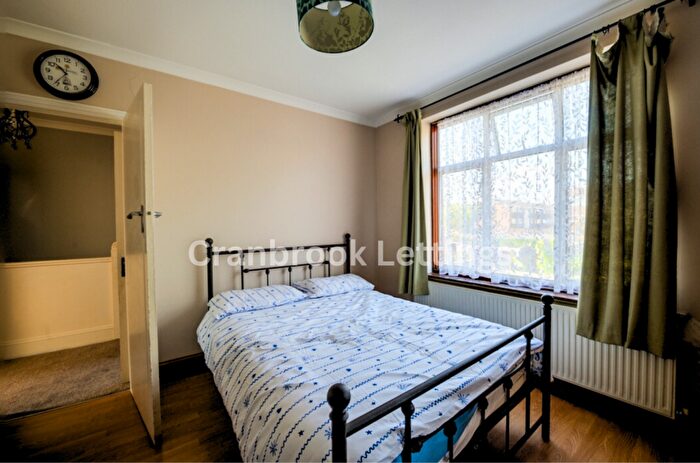 3 Bedroom Terraced House For Sale In Saltash Road, Hainault, IG6