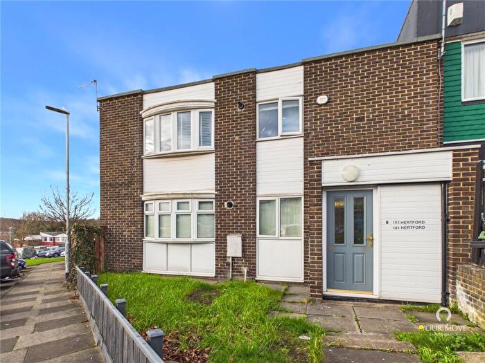 2 Bedroom Flat For Sale In Hertford, Gateshead, NE9