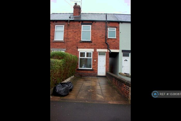 3 Bedroom Terraced House To Rent In Holme Close, Sheffield, S6