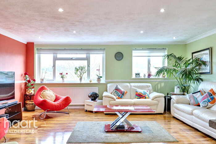 3 Bedroom Semi-Detached House For Sale In Sussex Drive, Walderslade, ME5