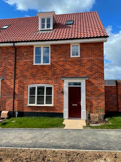 3 Bedroom Town House To Rent In How Walk, One House Stowmarket, IP14