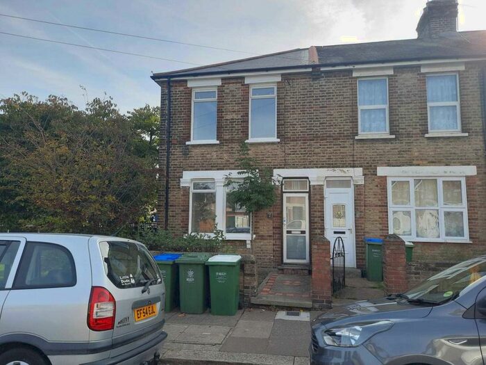 3 Bedroom House To Rent In Hurst Road, Erith, DA8