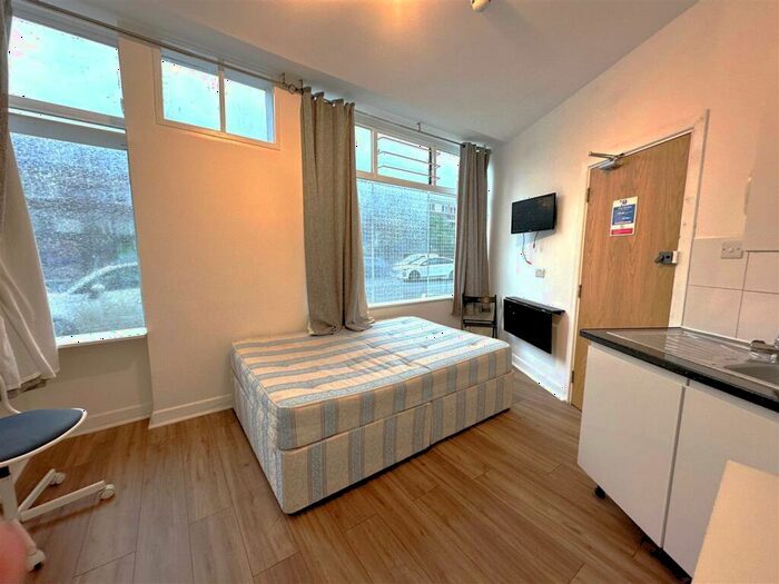 Studio To Rent In Southampton Road, London, NW5