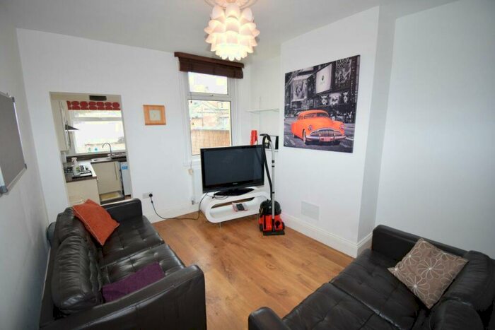 3 Bedroom Property To Rent In Student Lettings -, DE1