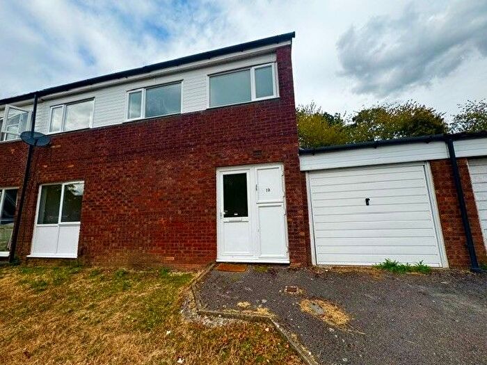 3 Bedroom Property To Rent In Buckman Close, Greenleys, Milton Keynes, MK12