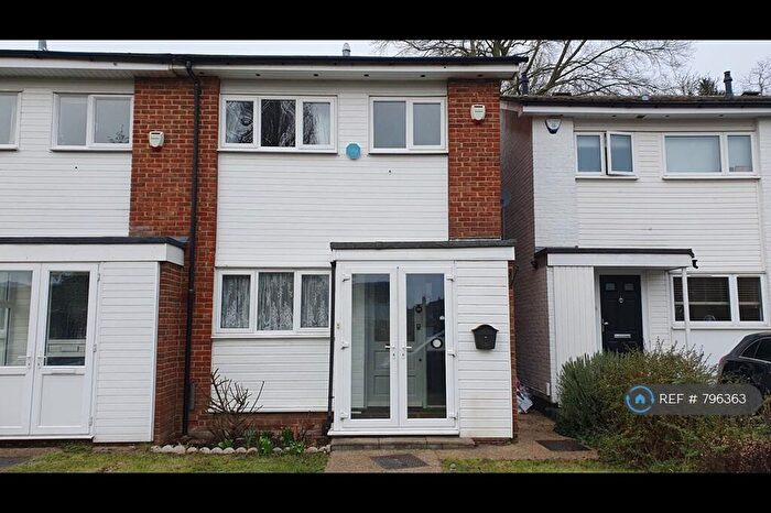 2 Bedroom End Of Terrace House To Rent In Farthings Close, Pinner, HA5