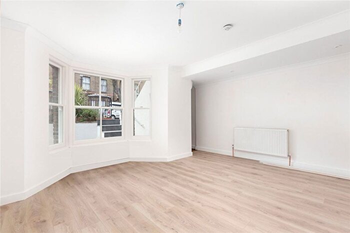1 Bedroom Flat To Rent In Stoneleigh Street, Holland Park, W11