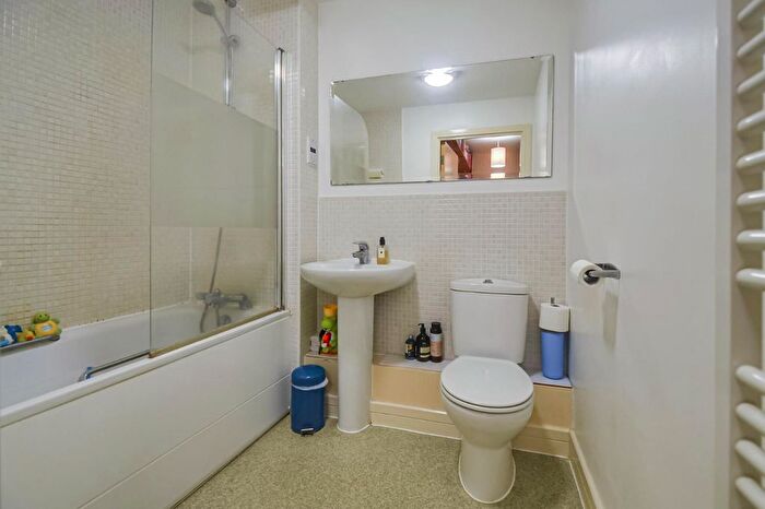 1 Bedroom Flat For Sale In Oakwood Close, London, SE13